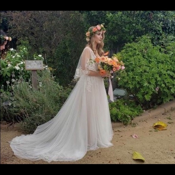 Custom boho-style BHLDN wedding dress - Picture 2 of 6